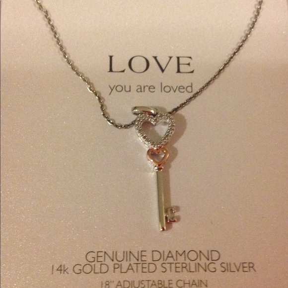 ❗️LAST DAY 5/25❗️ (925) DIAMOND LOVE KEY NECKLACE - Picture 7 of 7